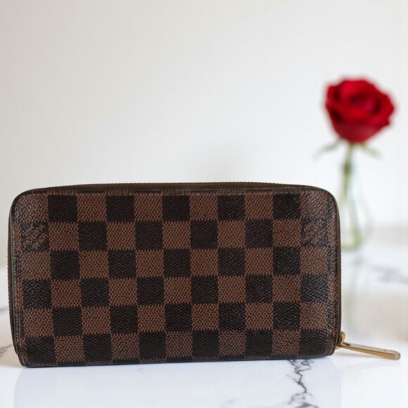 Louis Vuitton Damier Ebene Zippy Wallet - Picture 2 of 13
